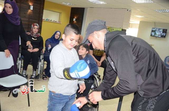 فيديو: الرئيس عادل بدير و ابطال الاسود القسماوية يرسمون البسمة على وجوه طلاب جمعية لست وحدك